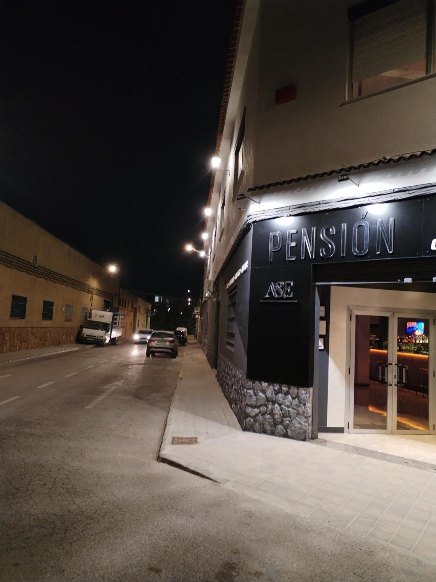Pension A&E مانيسيس المظهر الخارجي الصورة